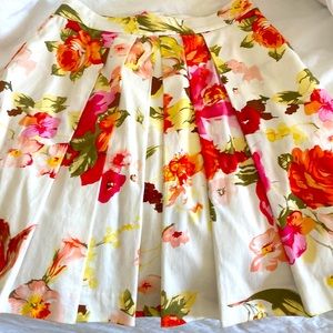 Knee length floral pleated shirt